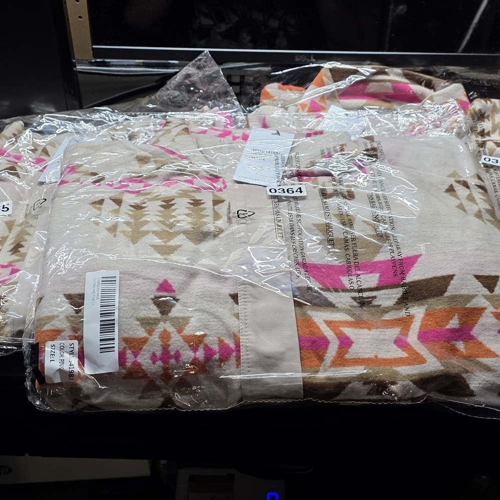 NWT blue b Aztec Print Pullover with Pink Accents Size S/M/L PTP 25 - Picture 5 of 13